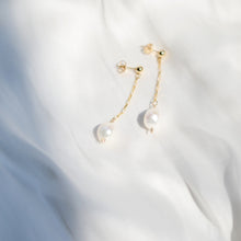 Load image into Gallery viewer, Bridal Pearl drop earring | 14k Gold filled, freshwater pearl HE003
