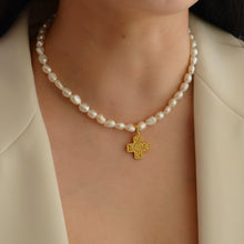 Load image into Gallery viewer, Bertha charm pearl necklace | Freshwater pearls gold plated charm HN021
