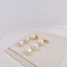 Load image into Gallery viewer, Flora pearl dangle earring HE015
