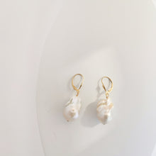 Load image into Gallery viewer, Rita baroque earring HE019
