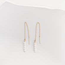 Load image into Gallery viewer, Minimalist pearls ear threader HE006
