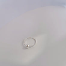 Load image into Gallery viewer, Sally silver ball ring R018
