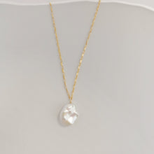 Load image into Gallery viewer, Liz baroque pearl pendant necklace | Baroque pearl gold filled chain HN023
