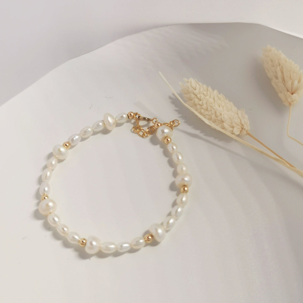 Dottie pearl bracelet | Gold filled wire and beads freshwater pearls HB023
