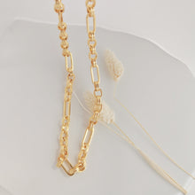 Load image into Gallery viewer, N027 Chunky gold chain necklace
