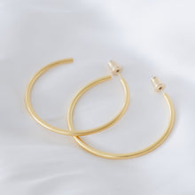 Load image into Gallery viewer, E003 Matte gold hoop
