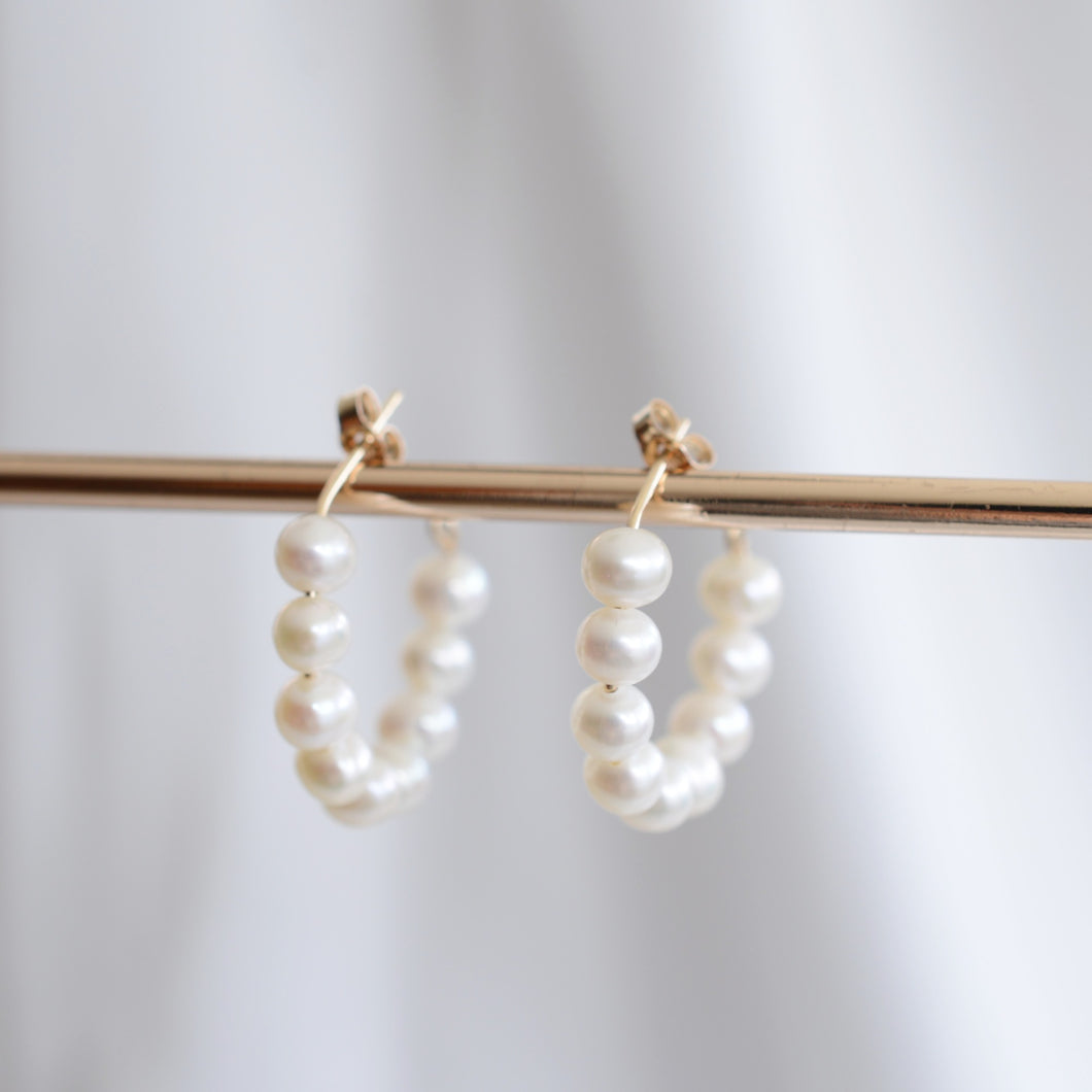 Minimalist pearl hoop earring |Freshwater pearl, Gold filled HE002
