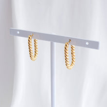 Load image into Gallery viewer, Modern hoop | Brass, 14k gold plated E067
