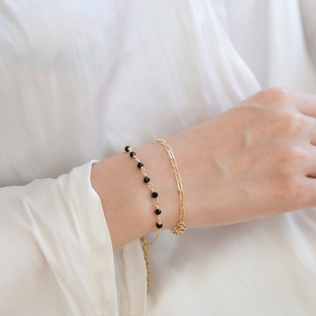 Gemstone bead bracelet | Black spinel. Gold filled chain HB012