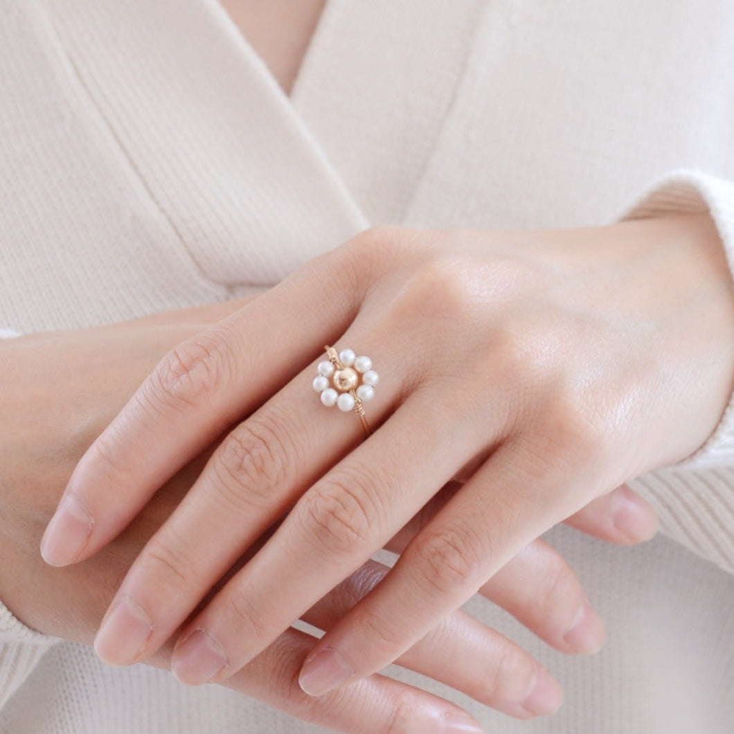 Maley flower ring | Freshwater pearls, gold filled bead and wire HR008