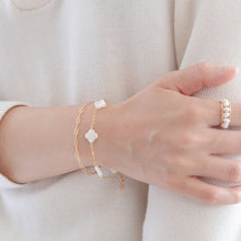 Load image into Gallery viewer, Lucky clover bracelet | Mother of pearl, gold filled chain HB019
