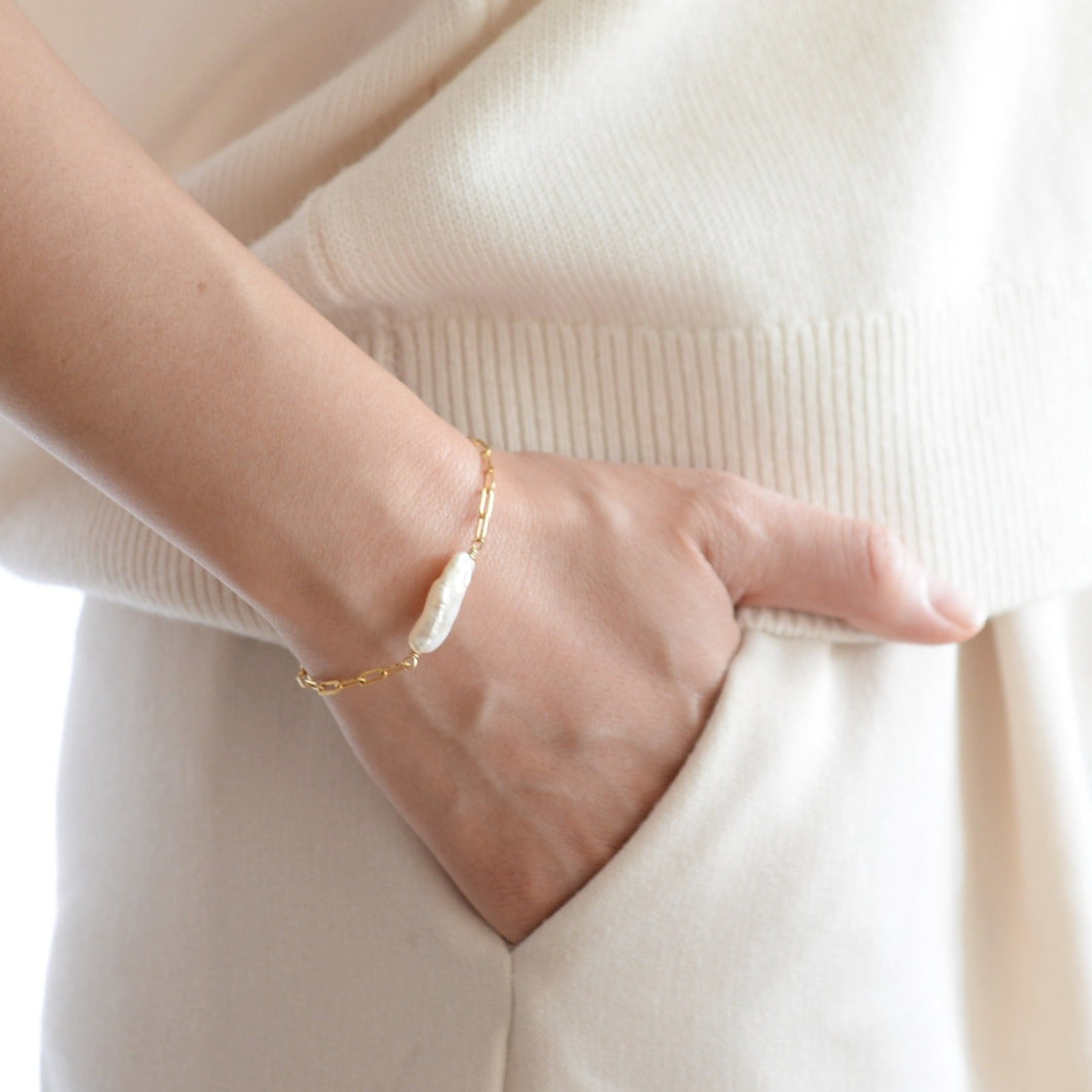 Orin chain bracelet | Freshwater pearl, gold filled link chain HB020