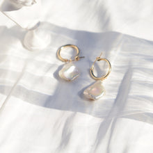 Load image into Gallery viewer, Hemann hoop earring | Freshwater pearl, gold filled hoops HE026
