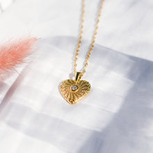 Load image into Gallery viewer, N043 Heart charm necklace
