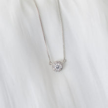 Load image into Gallery viewer, Floating diamond necklace N003
