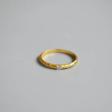 Load image into Gallery viewer, Gold band R026
